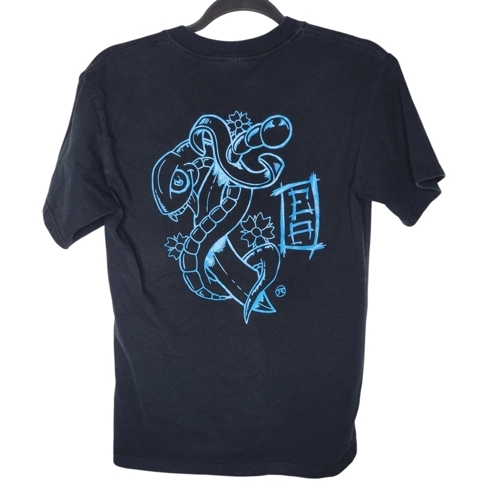 Vintage Y2K Tattoo Art Snake Dagger Japanese Graphic T-Shirt in Black Size Small